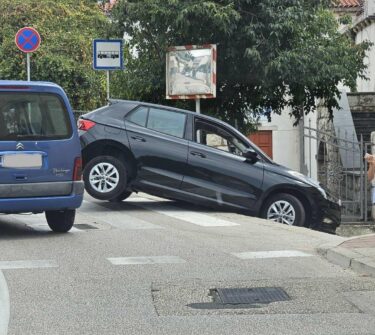 Slika od Varljiva navigacija: U ovom dalmatinskom gradu postoji ‘Ulica žrtava GPS-a‘, nesretni vozači stalno upadaju u istu rupu