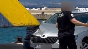 Slika od VIDEO Baš nezgodno! Rampa trajekta rasturila taksi u Splitu