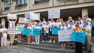 Slika od VIDEO Ljudi u Dubrovniku prosvjedovali pred sudom: ‘Za Stipu i Katu tražimo pravdu!’