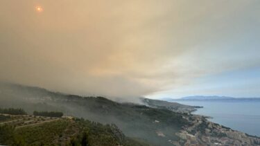 Slika od VIDEO Pogled na zgarište iznad Tučepa: ‘Cijeli kraj je u dimu’