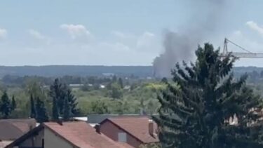 Slika od VIDEO U Zagrebu gorjela garaža u kojem je bio viljuškar na plin