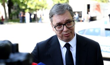 Slika od Vučić izazvao čuđenje, pa iz Pariza prozvao Hrvatsku: ‘Nismo kao Hrvati kupovali za te pozicije’