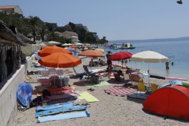 Slika od Zdravko Pilić: ‘Hrvat, zauzeto! Na mista na plaži veća je navala nego na stanove u Kninu, iza Oluje!‘