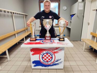 Slika od Zvali su se Hajduk, a sad imaju svoje ‘bijele‘; zbog grba su ih napali BBB-i, dokapetan im je Iranac, a trener Turčin