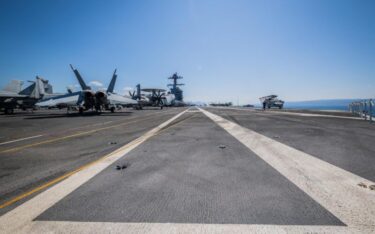 Slika od Amerika šalje nosač aviona, eskadrilu lovaca i ratne brodove. Očekuje se žestoka osveta Irana