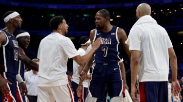 Slika od Amerikanci i Srbi deklasirali protivnike na košarkaškom turniru u Parizu