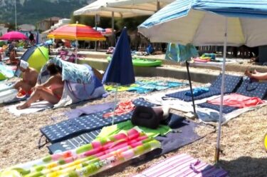 Slika od Baška krenula u ‘obračun’ s ručnicima na plaži: Kazne su paprene ali turisti se opet ‘snašli’?!