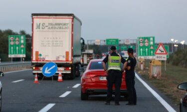 Slika od Detalji strašne nesreće na A3: Hodali autocestom usred noći, na njih naletio automobil