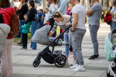 Slika od Hrvati, pažnja: Kreće isplata novaca za dječji doplatak, evo kako ih dobiti