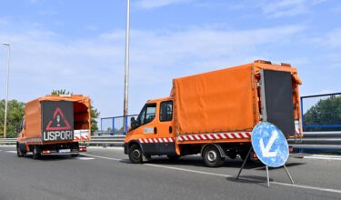 Slika od Kaos na autocesti: na A4 kamion probio ogradu, a u njega se zabila dva automobila, na A1 sudar u tunelu, ima ozlijeđenih