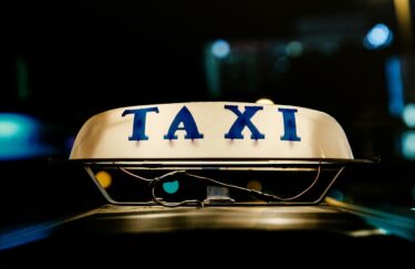 Slika od Kolumna Taksi u praksi: ‘Evo sad me voziš od jedne Srpkinje, je l’ prava, a?’