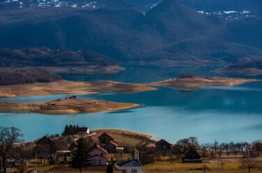 Slika od Mladi Hrvati se utopili u susjedstvu: Izvukli su tijelo djevojke, a tijelo mladića još traže