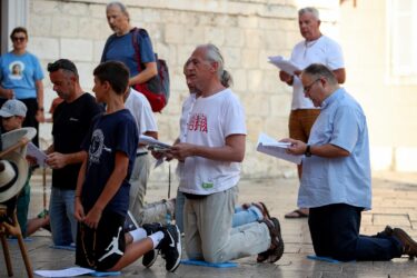 Slika od Molitelji diljem Hrvatske mole krunicu da postanu duhovni autoriteti u obitelji