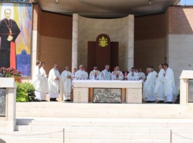 Slika od Mons. Kutleša na Veliku Gospu u Mariji Bistrici: Crkvi nisu potrebni službenici, već apostoli