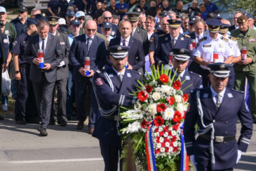 Slika od Na današnji dan u Dalju ubijeno 20 policajaca, ministar: ‘A egzekutori odlaze u miru…’