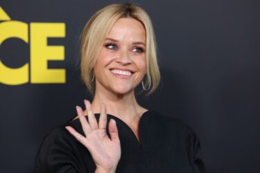 Slika od Najpoznatija holivudska plavuša Reese Witherspoon najbolje spaja ugodno i elegantno