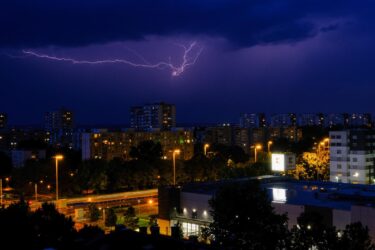 Slika od Noćas grmljavinsko nevrijeme i pljuskovi, a od sutra stiže topliji zrak iz Afrike