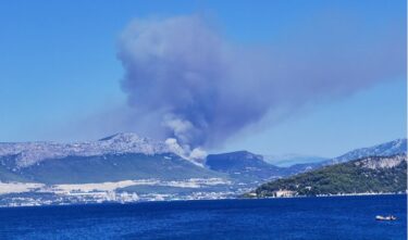 Slika od Novi požar u Dalmaciji: Vatrogasci su na terenu, požar se razbuktava silovito