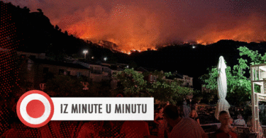 Slika od Obranjene kuće u Podgori, turisti evakuirani. “Plameni jezici su visoki 30 metara”