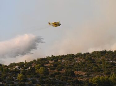 Slika od Opet požari u Dalmaciji, ovaj put na Pagu i pokraj Vodica