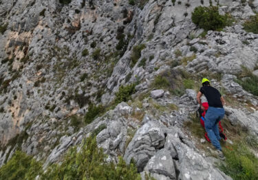 Slika od Pogledajte kakvu obuću su turisti ponijeli za šetnju po prirodi: HSS im očitao bukvicu