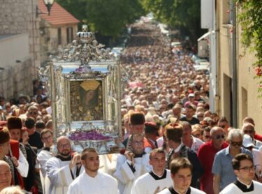 Slika od Pogledajte raspored svetih misa na blagdan Velike Gospe