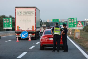 Slika od Preminula policajka koja je udarila pješaka: Stigli detalji nesreće na A3