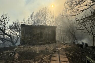 Slika od Strašna buktinja kod Solina! Stotine vatrogasaca na terenu, požar guta sve pred sobom