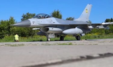 Slika od Ukrajincima stigao F-16! Snimke pokazuju koja će im biti primarna zadaća