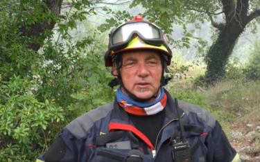 Slika od Vatrogasac Josip gasi požar na ljetovanju: ‘Već pet godina uniforma ide sa mnom. Moja žena je luda radi toga’