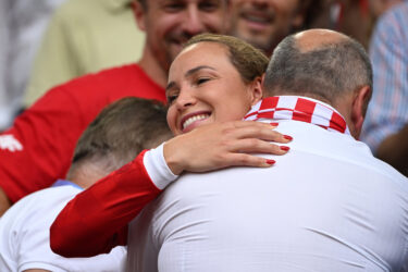 Slika od Vekić poletjela ocu u zagrljaj pa poručila: ‘Malo sam trenutno razočarana, ali Hrvatska ima medalju’