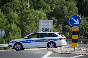 Slika od Vozači oprez! U prometnoj nesreći između Bilica i Tromilje smrtno stradala jedna muška osoba: Promet se odvija uz regulaciju policije