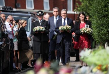 Slika od Zbog pojačanih nemira premijer Starmer održava hitan sastanak