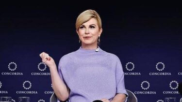 Slika od Bivša predsjednica sudjelovala na konferenciji u New Yorku, a blistala je u elegantnom izdanju