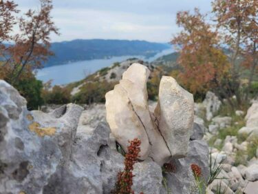 Slika od Bježale od čagljeva pa se izgubile: HGSS spašavao turistkinje na Sv. Iliji