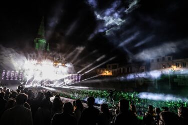 Slika od Ceremonija zatvaranja POI-a: Stadion će postat najveći noćni klub u Francuskoj