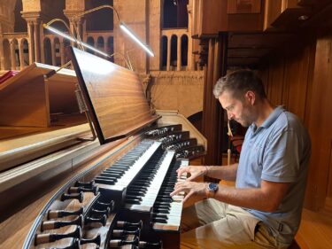 Slika od Christian Bischof oduševljen zadarskim katedralnim orguljama: večerašnjim recitalom otvara izvedbeni dio 6. Zadar Organ Festivala