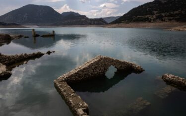 Slika od FOTO U Grčkoj se pojavilo potopljeno selo