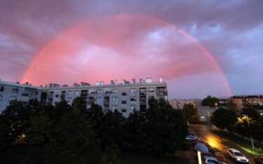 Slika od FOTO: U Zagrebu snimljena duga kakva se rijetko viđa