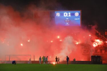 Slika od Hajduk brutalno kažnjen zbog bakljade Torcide: Klakočer nije štedio ‘bijele‘