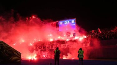 Slika od Hajduk dobio drastičnu kaznu zbog masovne bakljade i prekida derbija na Maksimiru!