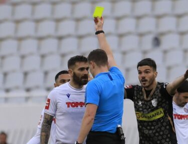 Slika od Hajduk i Rijeka se u nedjelju bore za prvo mjesto: sudac je Zagrepčanin s kojim se Livaja već gadno posvađao