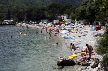 Slika od Hrvat primijetio da nešto nedostaje na plažama: ‘Pokušavam objasniti svom djetetu’