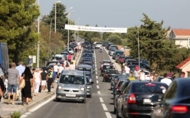 Slika od Kako se kupci mogu boriti s visokim cijenama automobila?