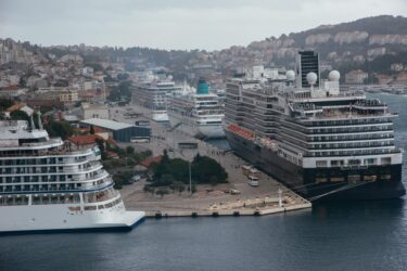 Slika od Maro Kristić: ‘Čestice koje se talože na prozorima, balkonima i fasadama kuća u neposrednoj blizini luke vidljiv su znak koji pokazuje kako ovaj problem eskalira‘