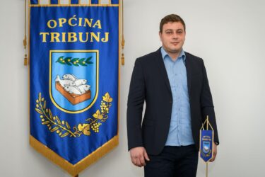 Slika od Načelnik objavio: Općina Tribunj srednjoškolcima isplaćuje jednokratnih 130 eura