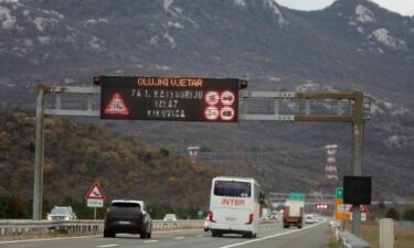 Slika od Nekoliko nesreća na A3 i A7, jak vjetar otežava promet: Brodske linije u prekidu