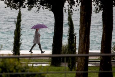 Slika od Nova ciklona donosi pljuskove i bujične poplave. Kratko se opet ‘kuhamo’ na skoro +30, a onda šok!