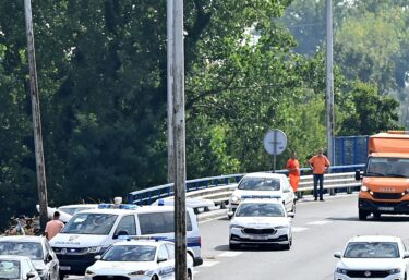 Slika od Novi detalji tragedije na autocesti: poginuo vozač (84), ozlijeđene djevojke iz vozila u koji se zabio