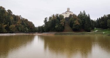 Slika od Obilne kiše konačno pune Trakošćansko jezero, pogledajte snimku